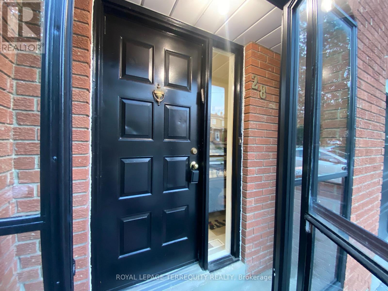 28 Festival Dr, Toronto, ON M2R 3V1