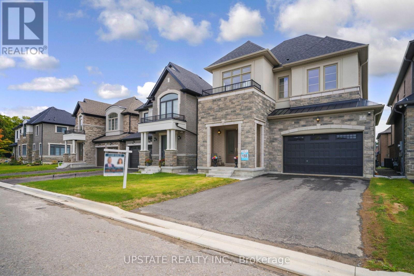 7 James Walker Ave, Caledon Caledon East, ON L7C 4M9
