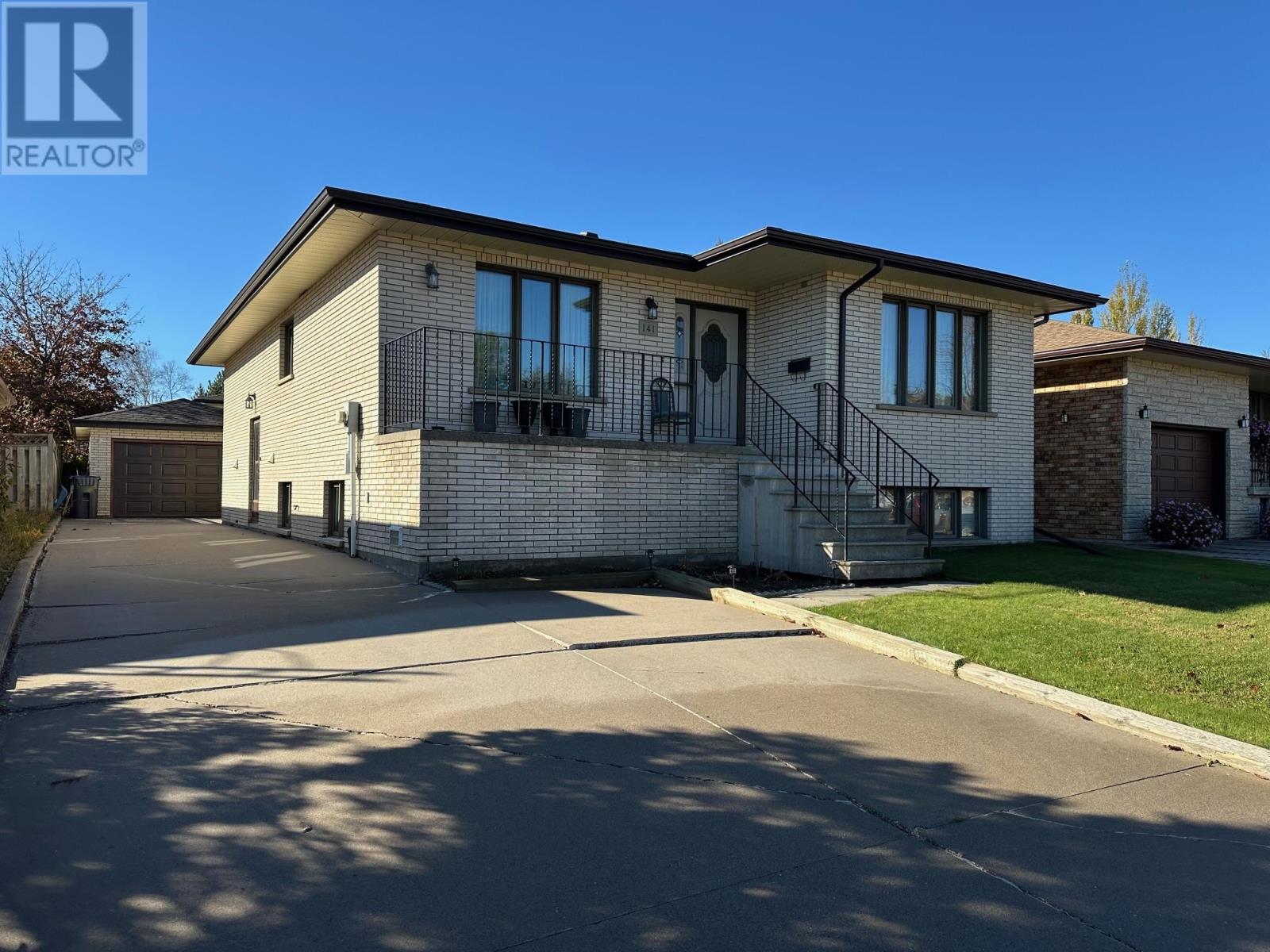 141 Cherry Ridge Rd, Thunder Bay, ON P7G 1A6