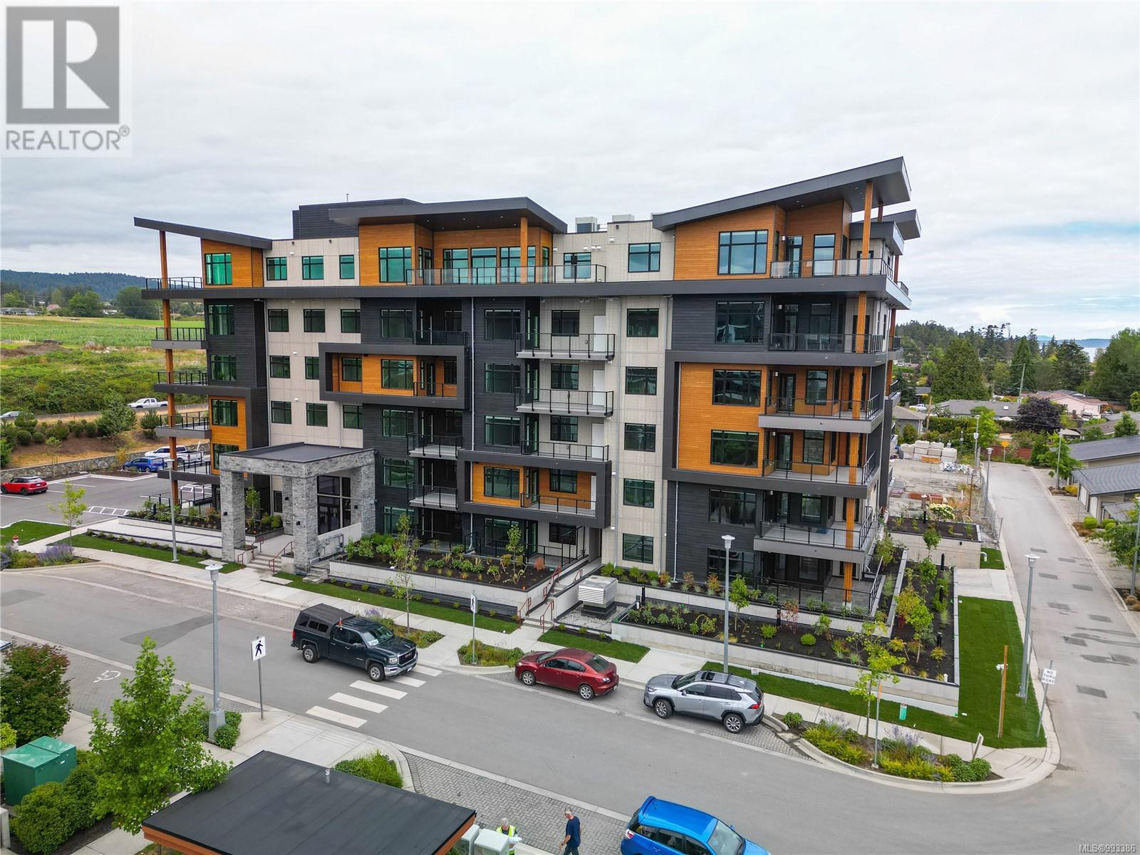 2520 Hackett Cres Unit 207 Cres, Central Saanich, BC V8M 0B9