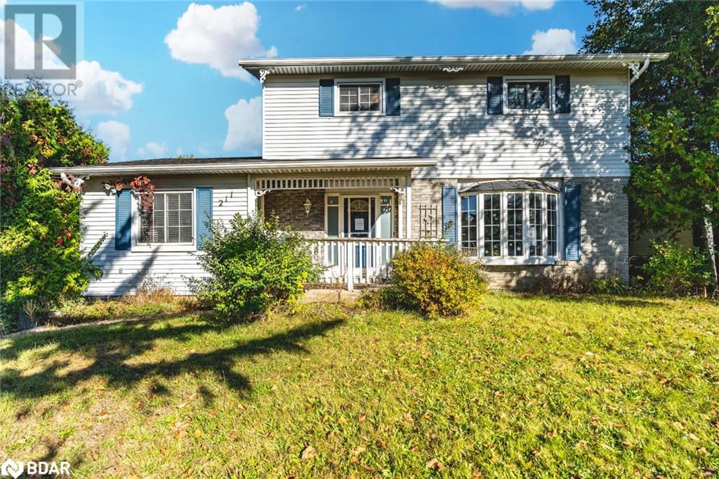211 Phillips St, Barrie, ON L4N 3V2