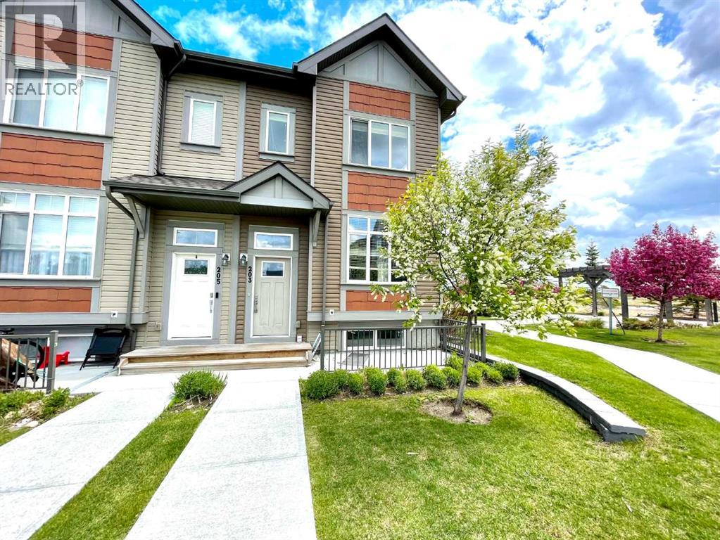 203 Copperstone Park SE, Calgary, AB T2Z 5E4