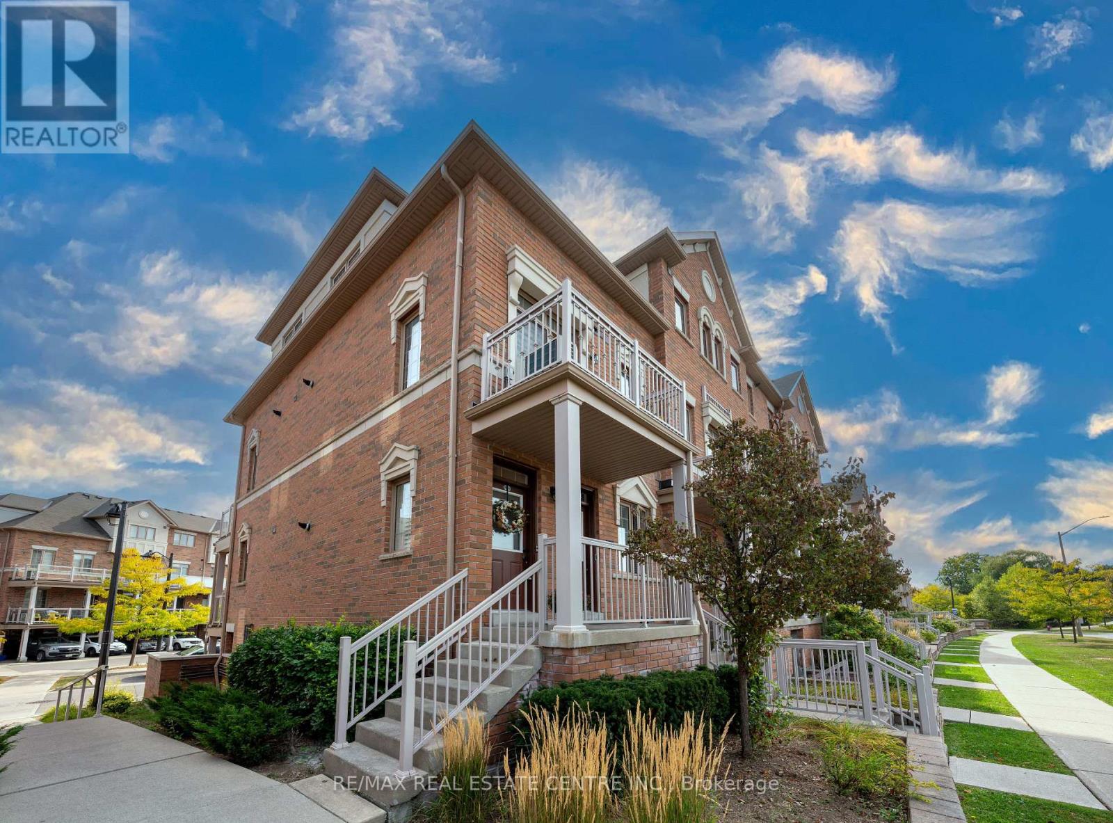 18 180 Howden Blvd, Brampton, ON L6S 0E6