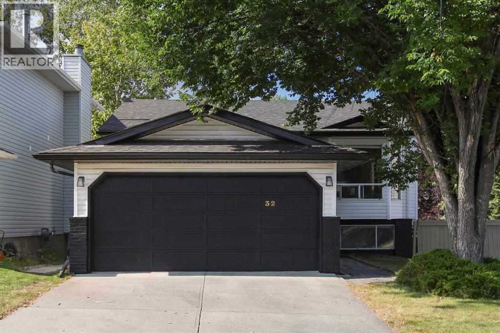 32 Rivercroft Close SE, Calgary, AB T2C 3X1