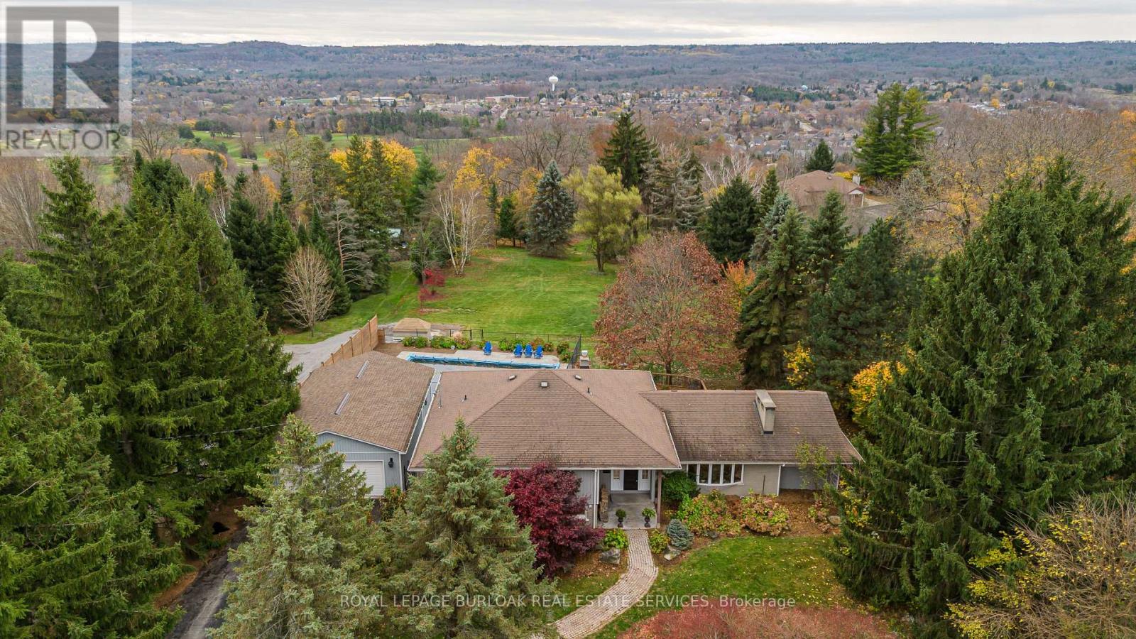 112 Hillcrest Ave, Hamilton Greensville, ON L9H 4X3