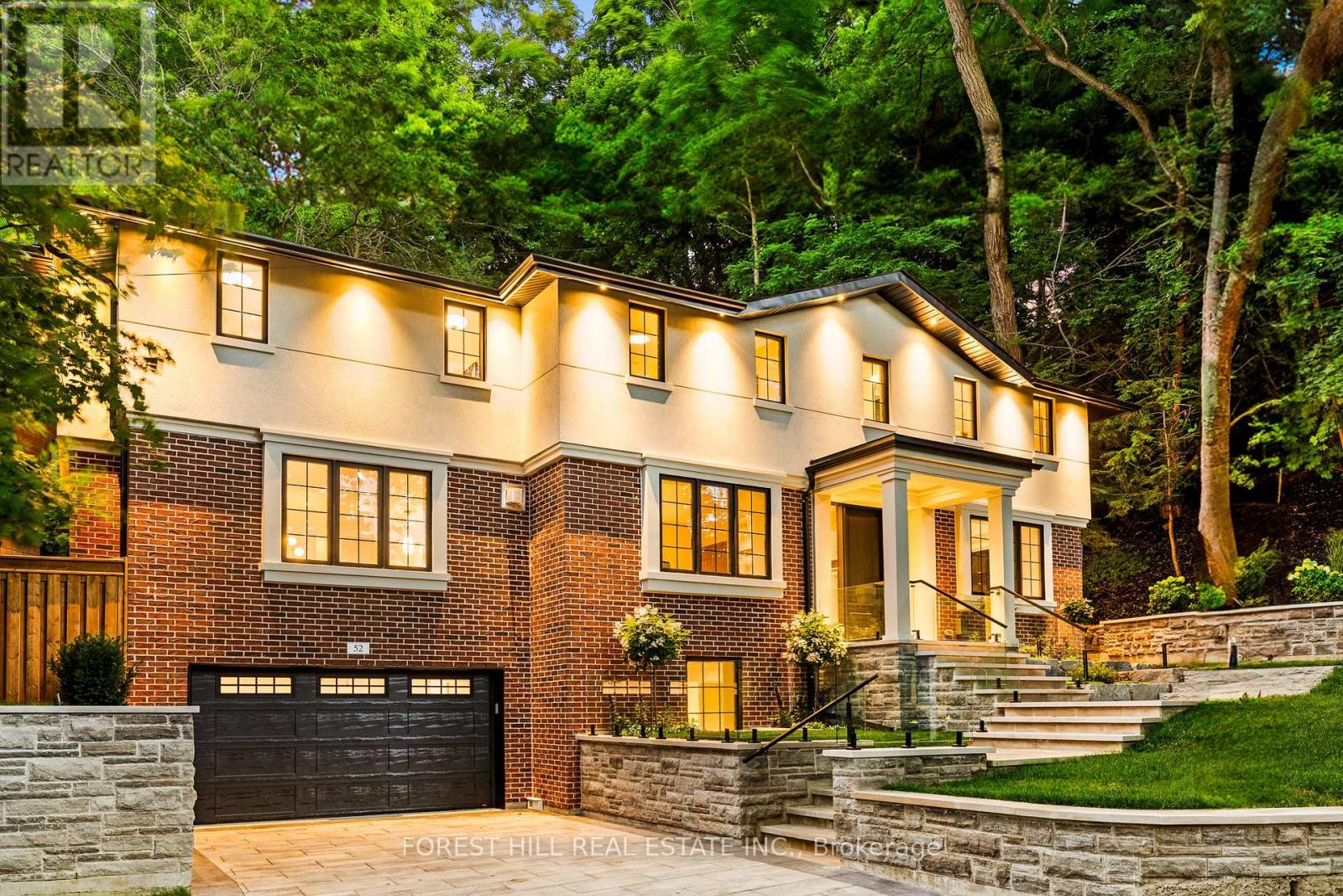 52 Roxborough Dr, Toronto, ON M4W 1X1