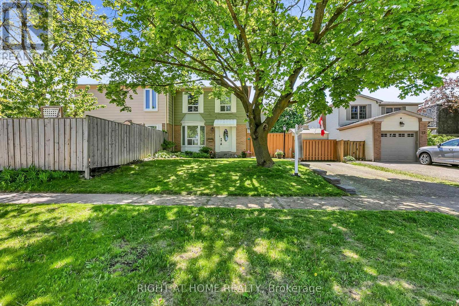 25 Castle Rock Dr, Richmond Hill, ON L4C 5A3