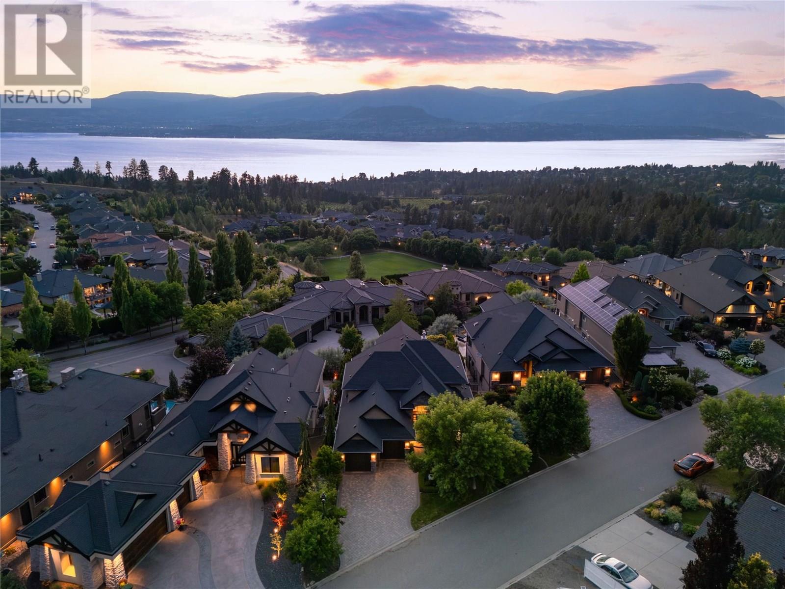 722 Marin Cres, Kelowna, BC V1W 5C8