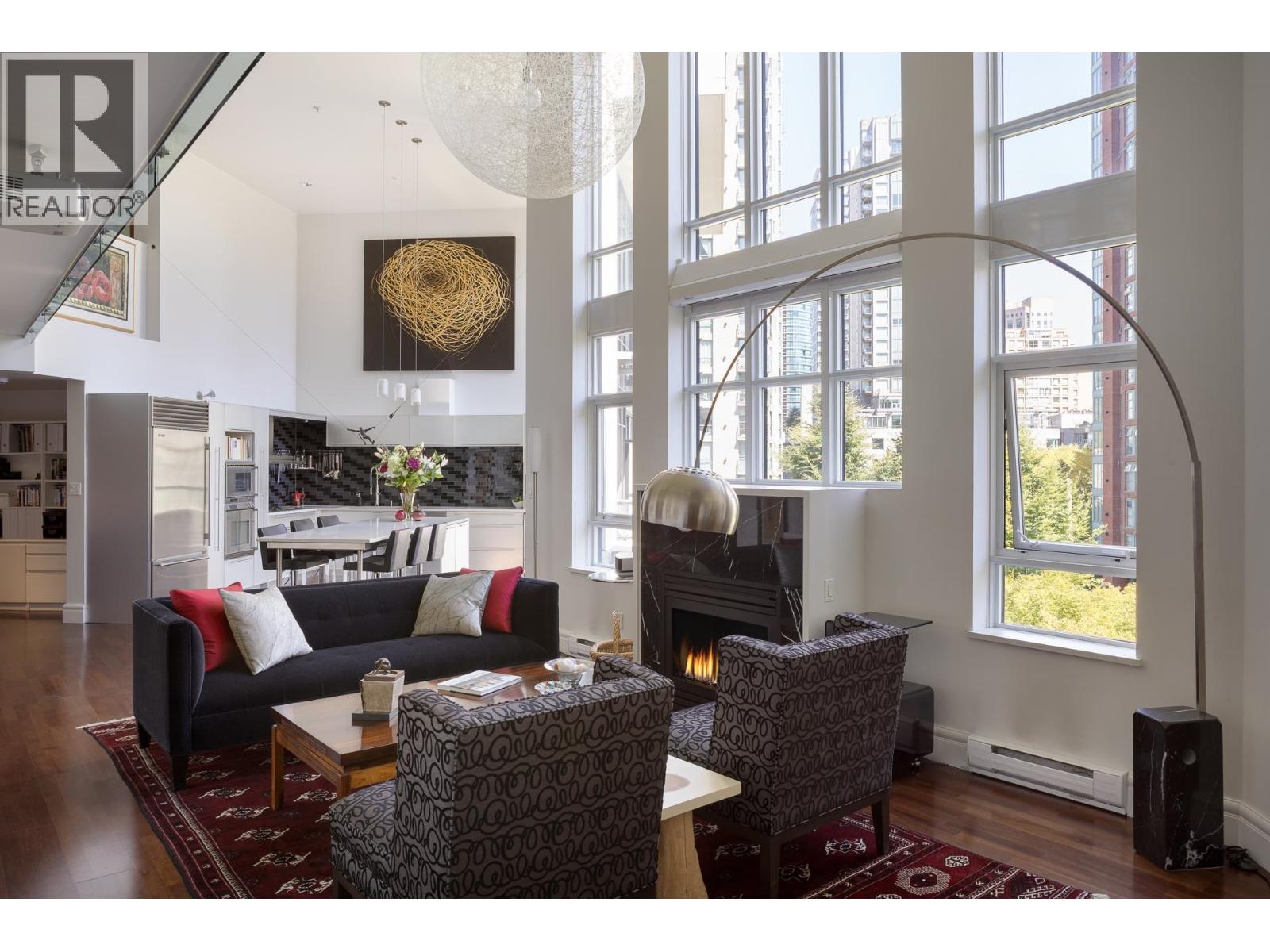 988 Richards Street Unit 401, Vancouver, BC V6B 8R2