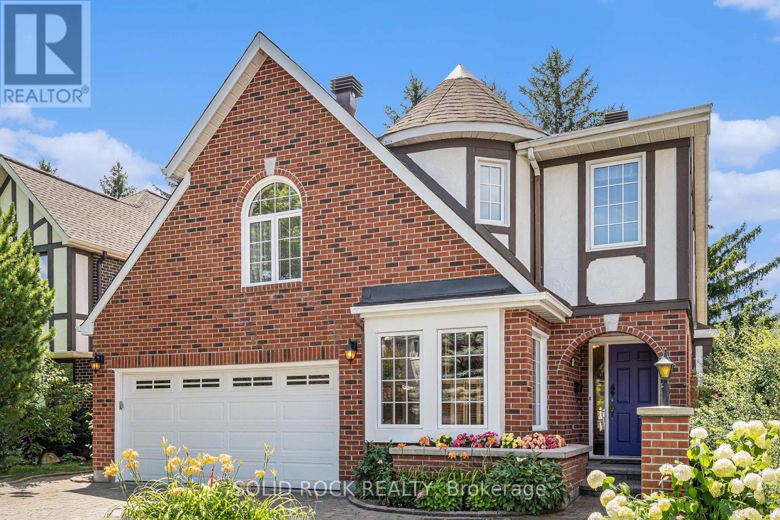 19 Cullen Ct, Ottawa, ON K2G 4Z2