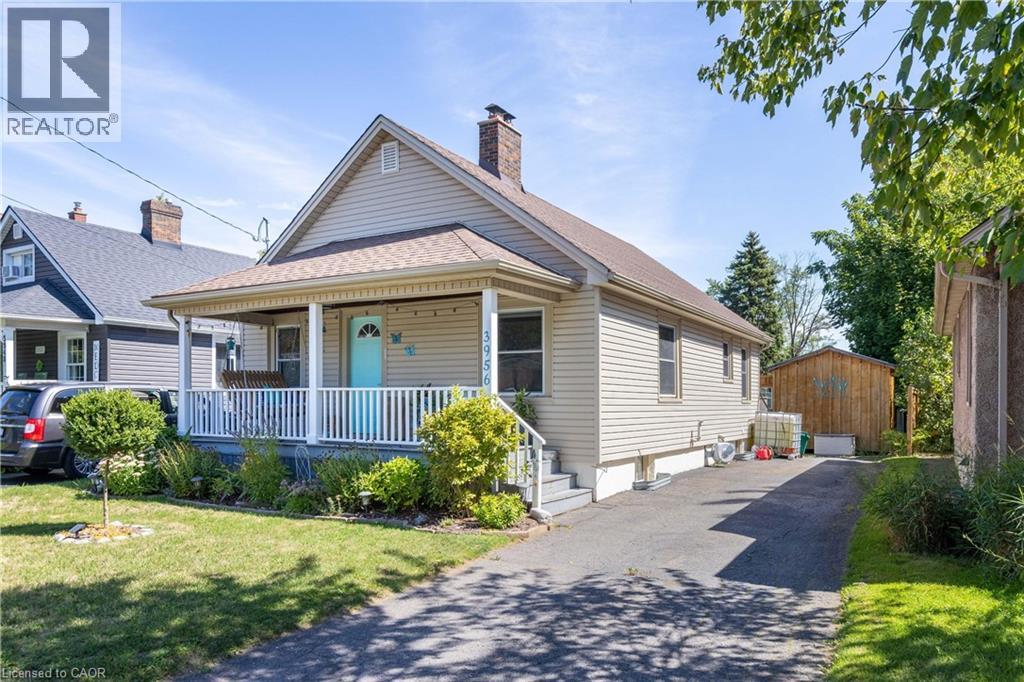 3956 St James Ave, Niagara Falls, ON L2J 2R3