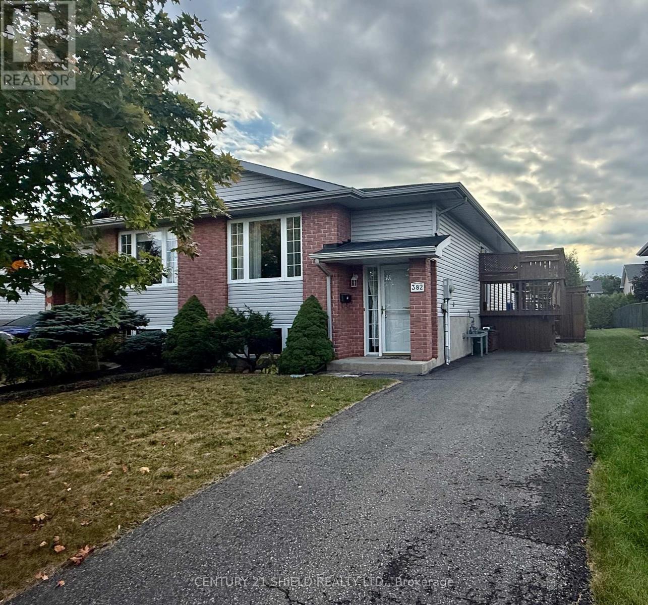 382 Ellen Ave, Cornwall, ON K6J 5X2