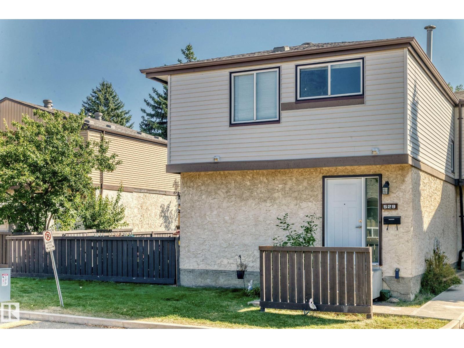 529 Knottwood Rd W NW, Edmonton, AB T6K 2V6