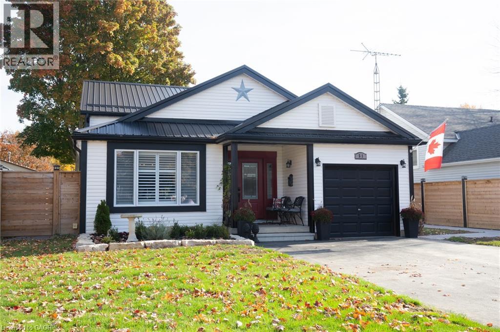 51 Leslie Ave, Port Dover, ON N0A 1N4
