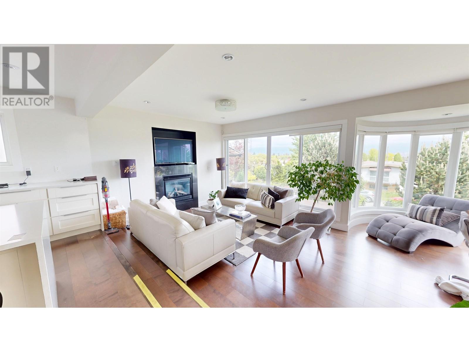 1370 E 35th Ave, Vancouver, BC V5W 1C1
