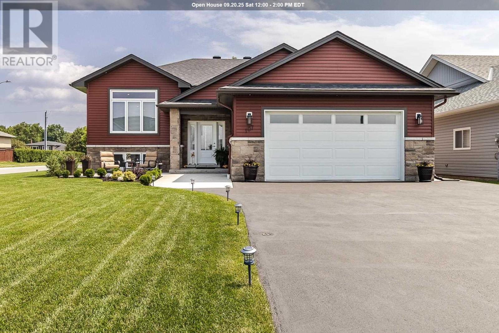 107 Chatfield Dr, Sault Ste. Marie, ON P6C 0B1