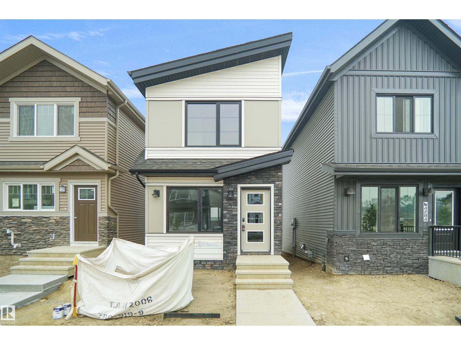 4286 Kinglet Dr NW, Edmonton, AB T5S 0T1