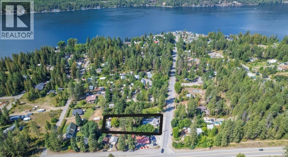 911 Kingsley Rd, Christina Lake, BC V0H 1E0
