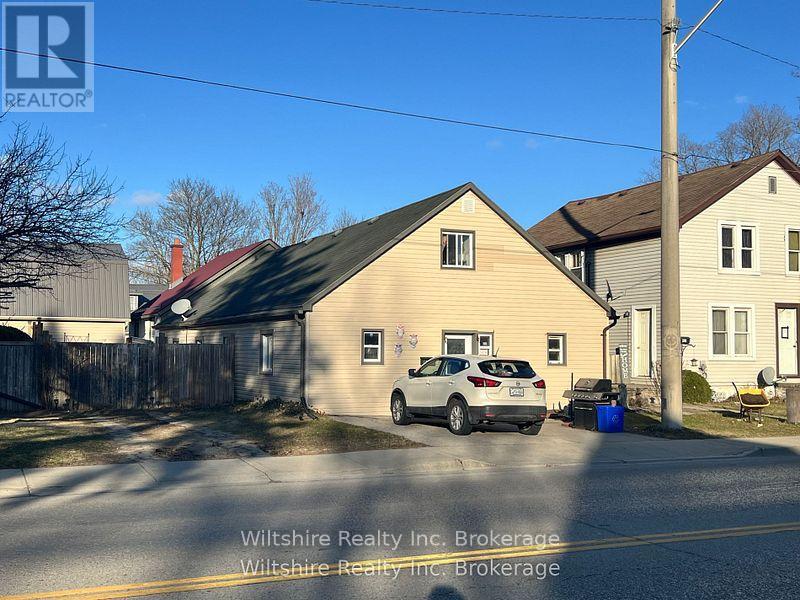 324 Broadway St, Tillsonburg, ON N4G 3S1