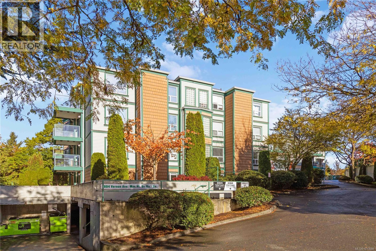 894 Vernon Ave Unit 102 Ave, Saanich, BC V8X 2W6