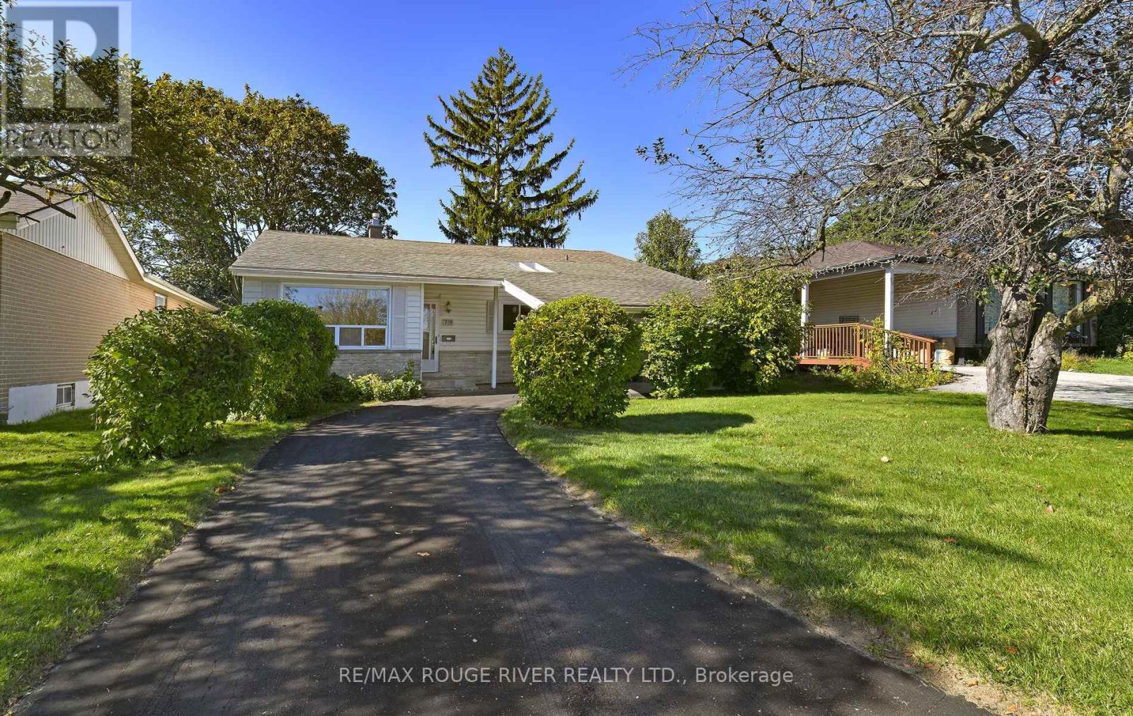 710 Kingfisher Dr, Pickering, ON L1W 1X5