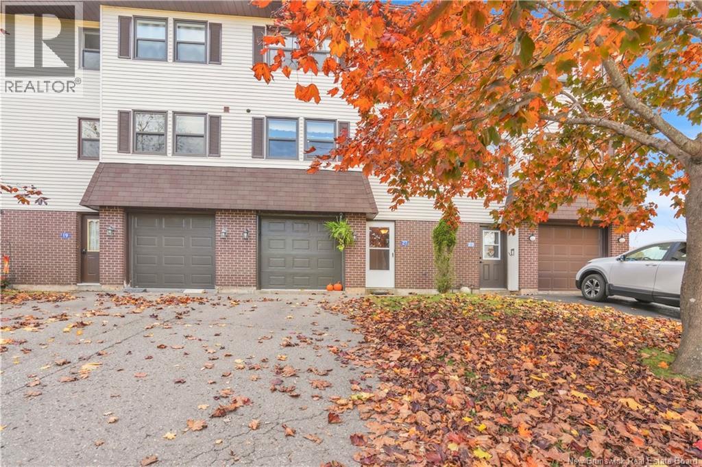 21 Hillsview Cres, Rothesay, NB E2E 3N5