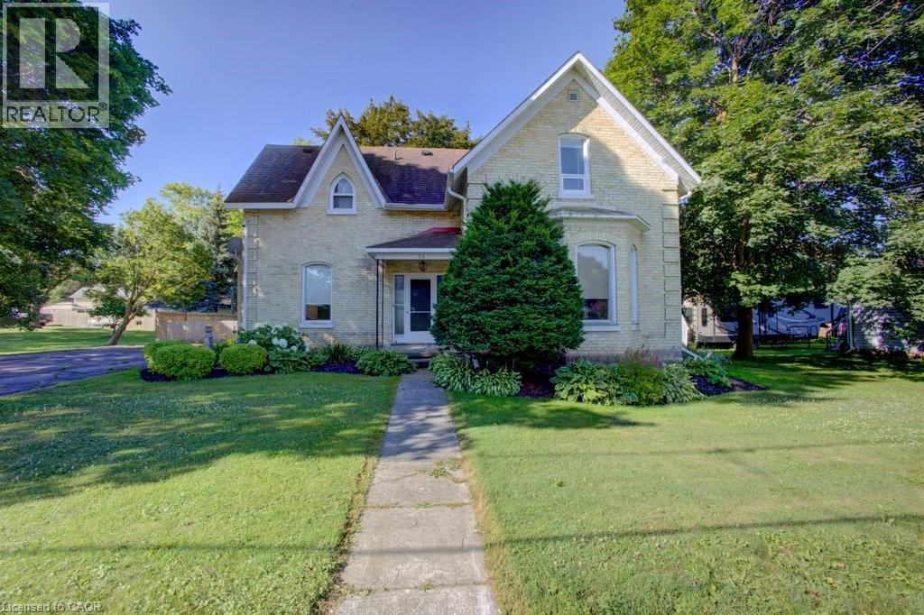 34 Queen St W, Huron East, ON N0G 1H0