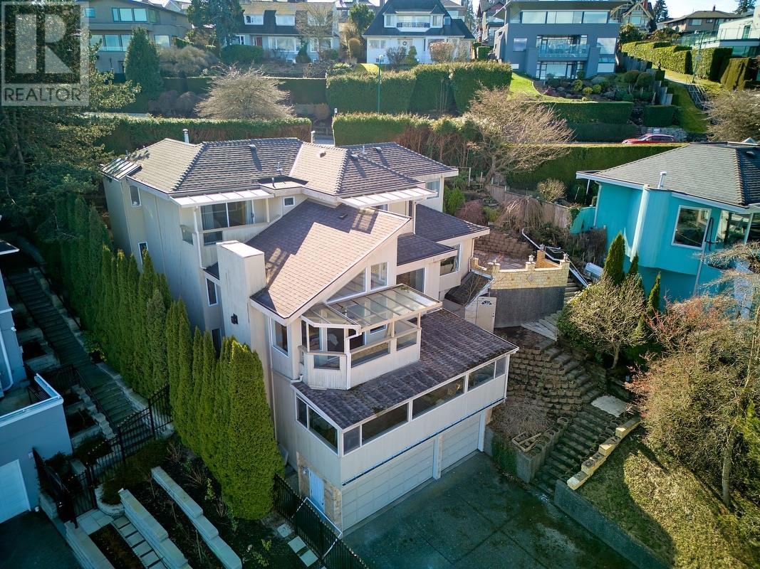 4628 Puget Dr, Vancouver, BC V6L 2V8