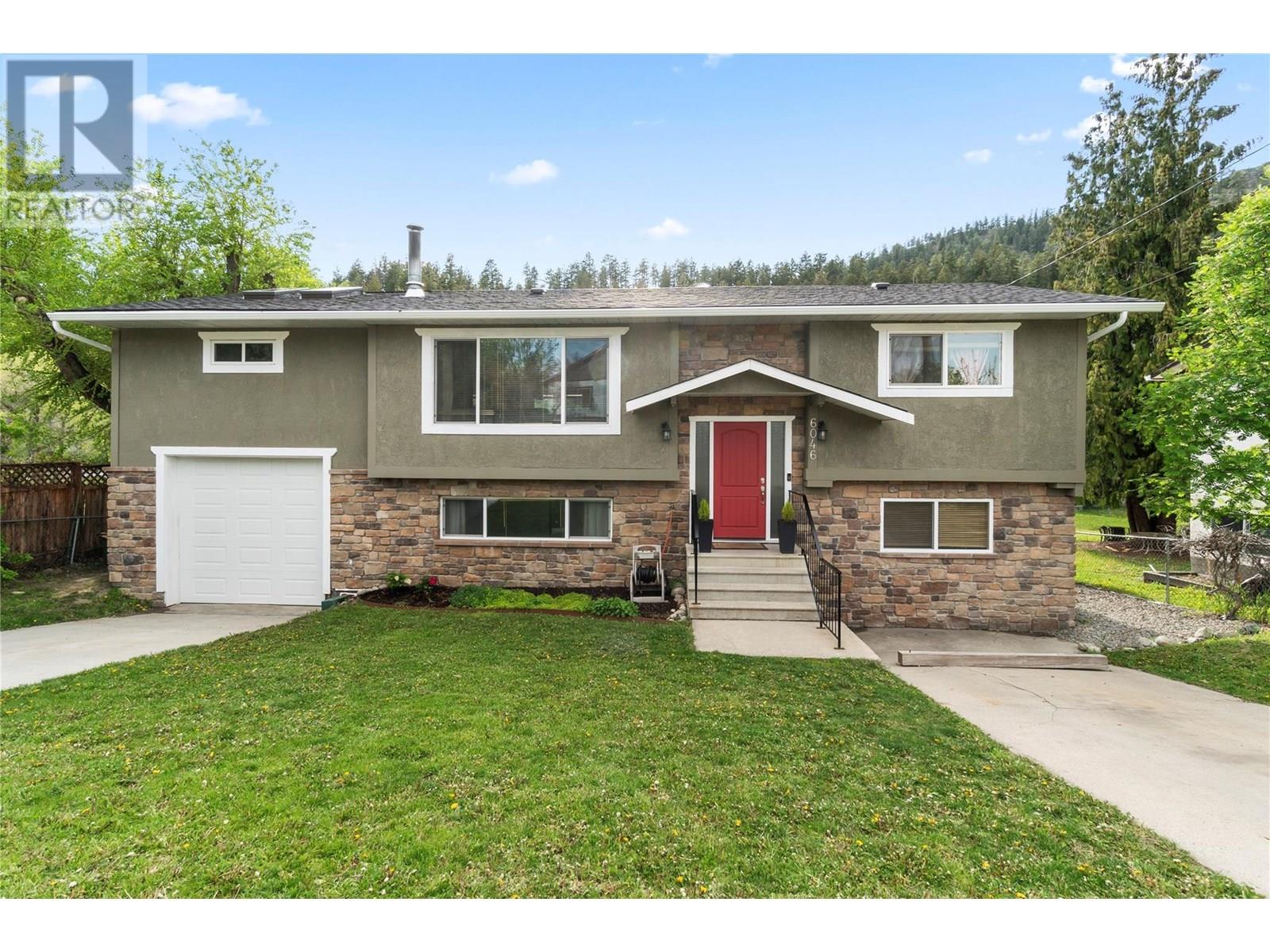 6046 Jackson Cres, Peachland, BC V0H 1X4