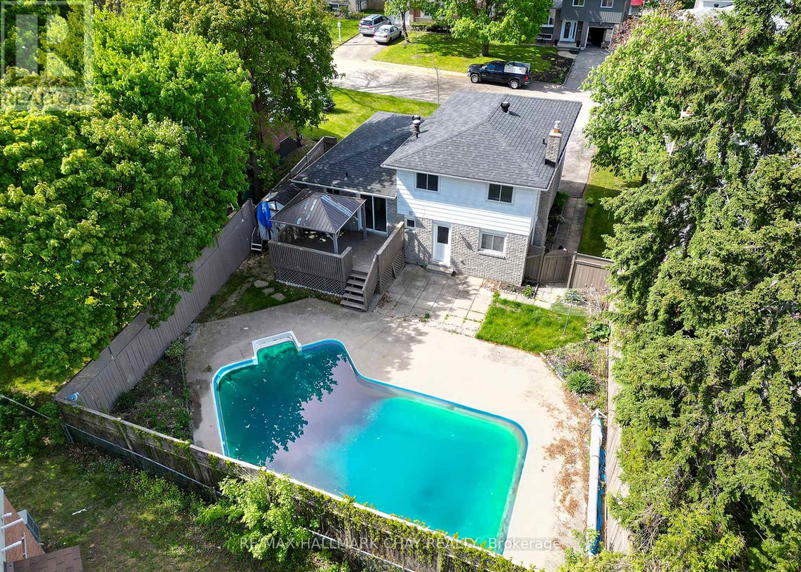 72 Jane Cres, Barrie, ON L4N 3T8