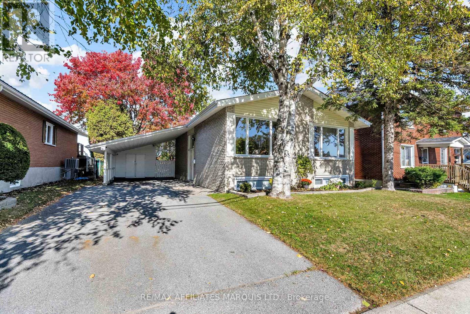 220 Fifteenth Street West, Cornwall, ON K6J 3J8