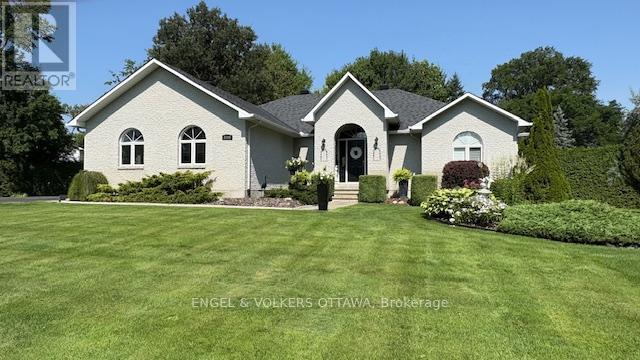 1591 Stephanie Anne Dr, Ottawa, ON K4P 1M8