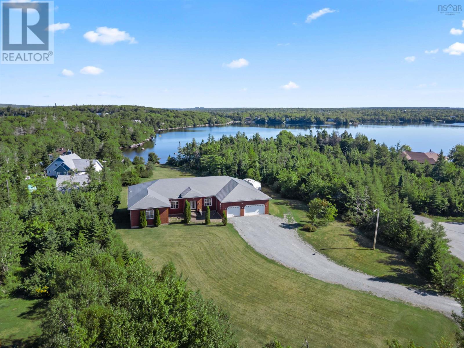 22 Mersey Ct, Hatchet Lake, NS B3T 1R7