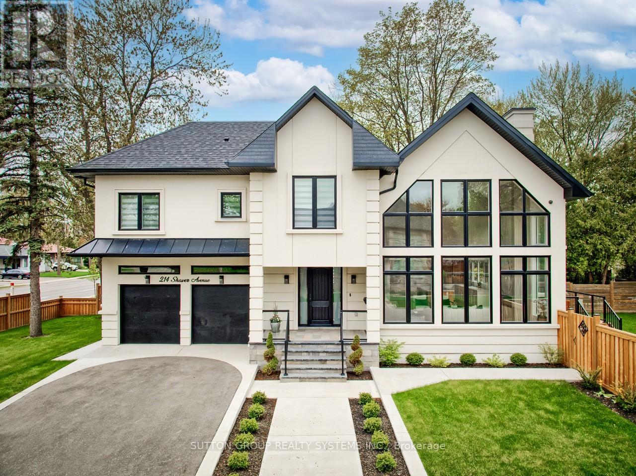214 Shaver Ave N, Toronto, ON M9B 4P3