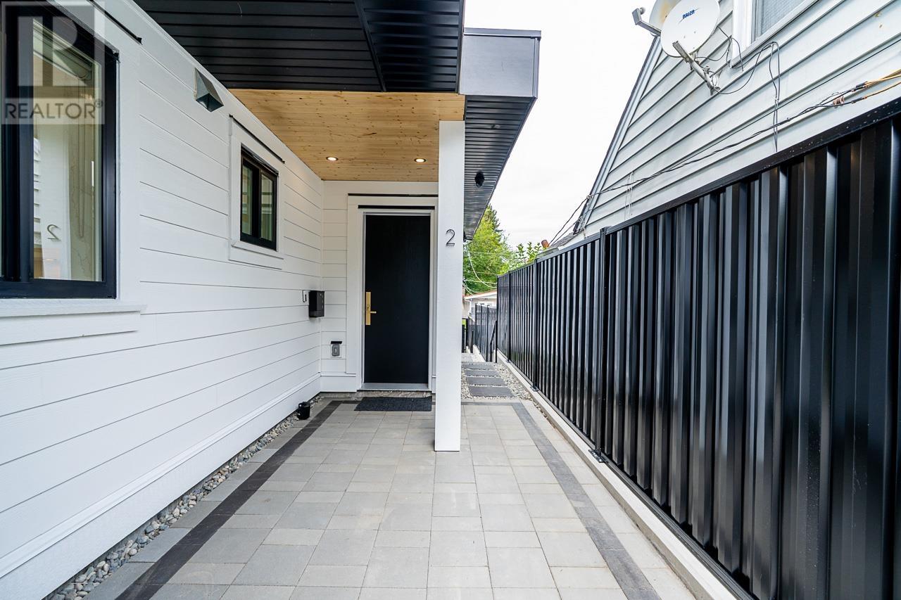 4855 Dumfries Street Unit 2, Vancouver, BC V5N 3T8