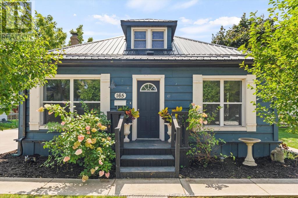 165 Park St, Amherstburg, ON N9V 1P3