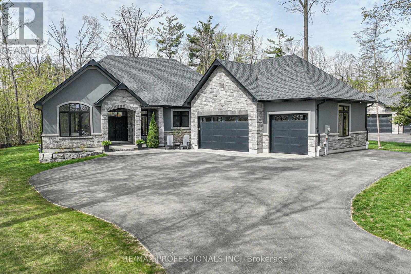 21 Boothby Cres, Springwater Snow Valley, ON L9X 0H1