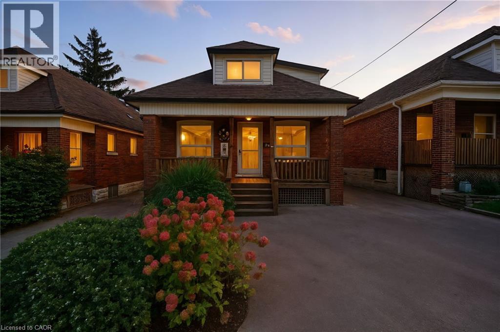 313 Graham Ave S, Hamilton, ON L8K 2M7