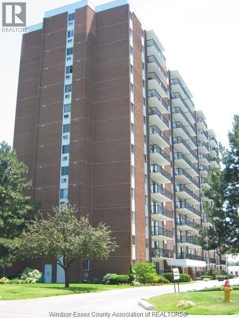 8591 Riverside Drive Unit 909, Windsor, ON N8S 1G3
