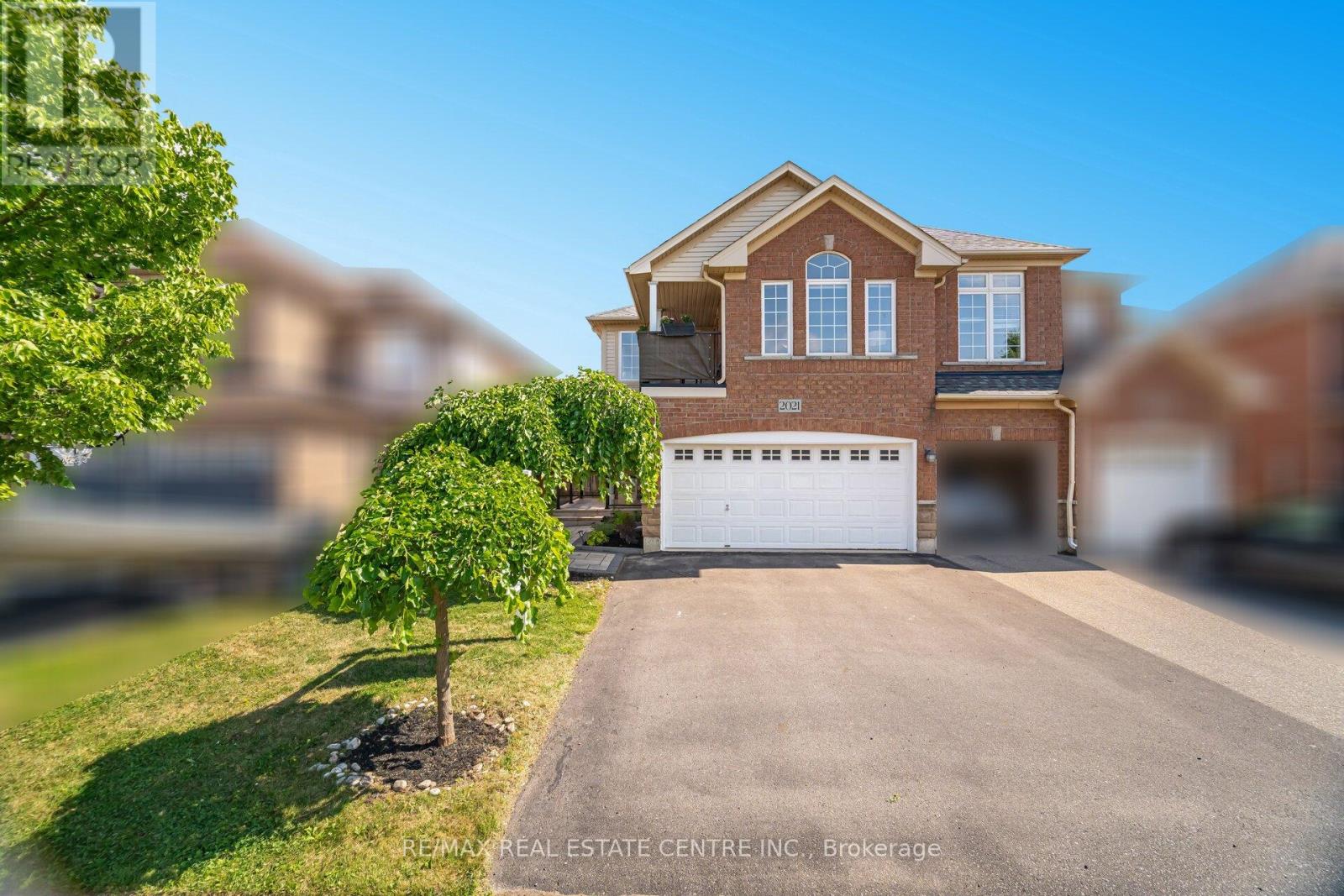 2021 Redstone Cres, Oakville, ON L6M 5B2
