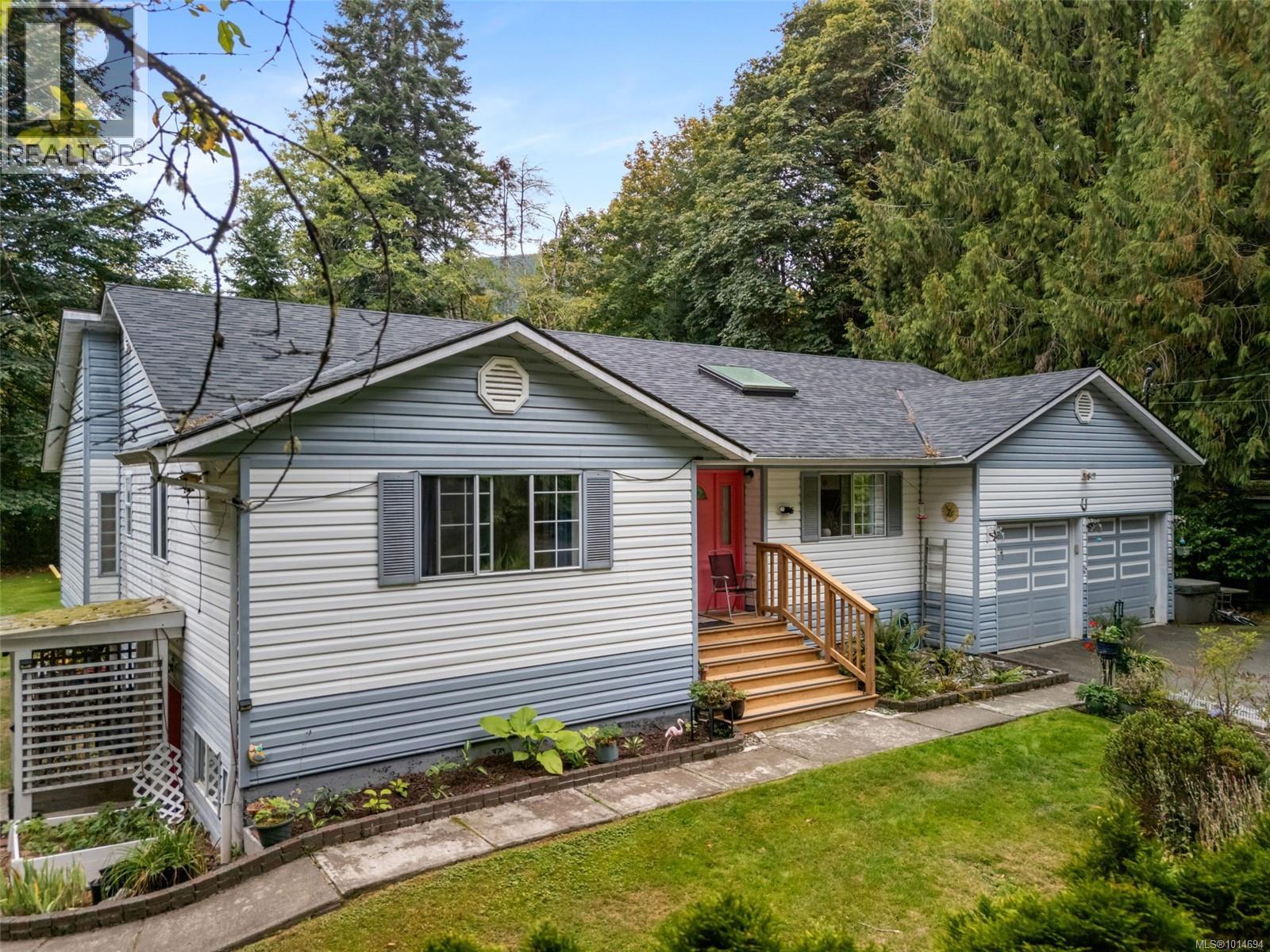 10258 Sutton Rd, Honeymoon Bay, BC V0R 1Y0