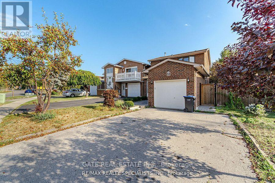 32 Panda Ln, Brampton, ON L6S 5B7