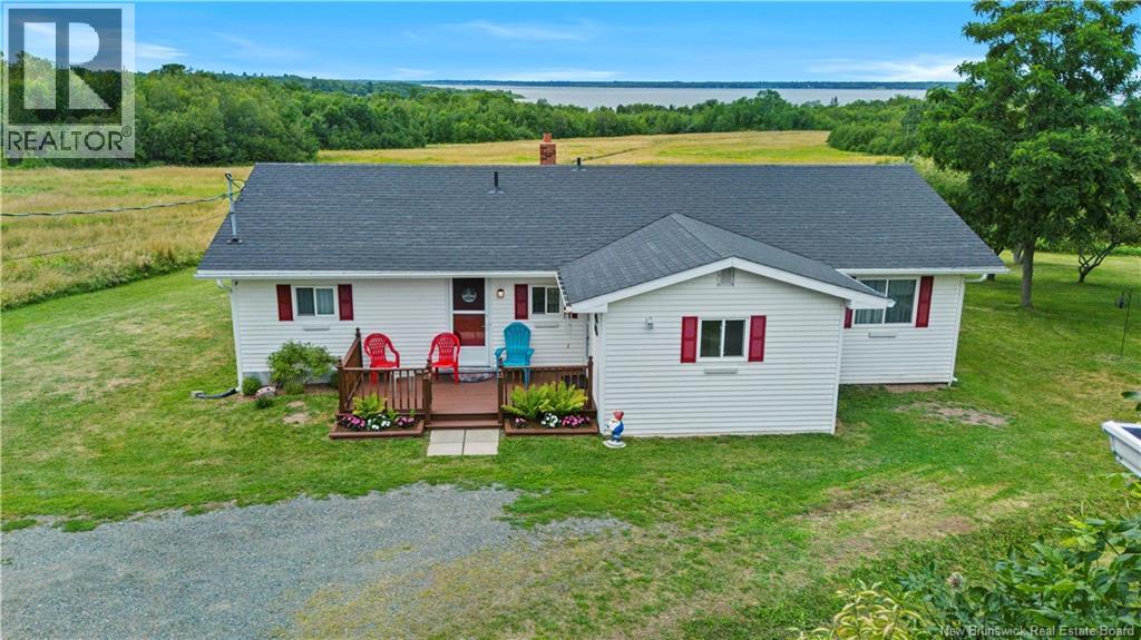 5271 Route 105, Whites Cove, NB E4C 3H1