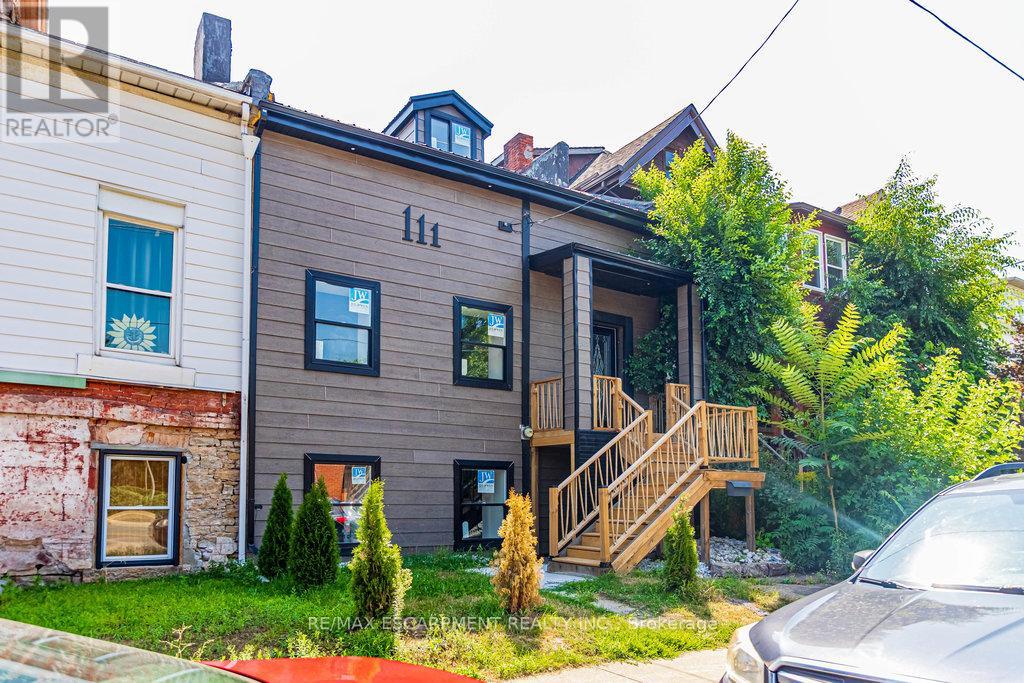 111 Wellington St S, Hamilton, ON L8N 2R3