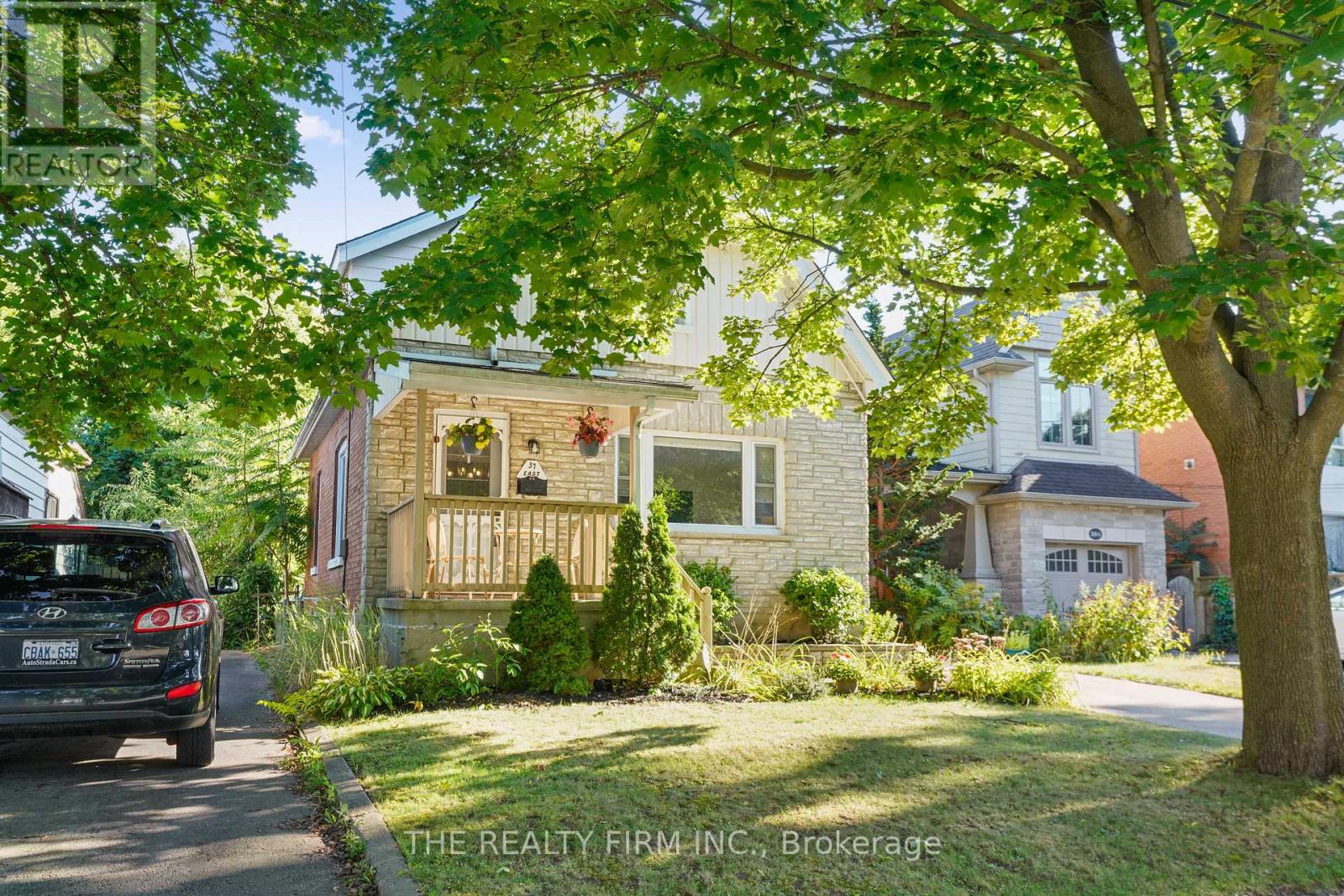 37 Langarth St E, London, ON N6C 1Y9