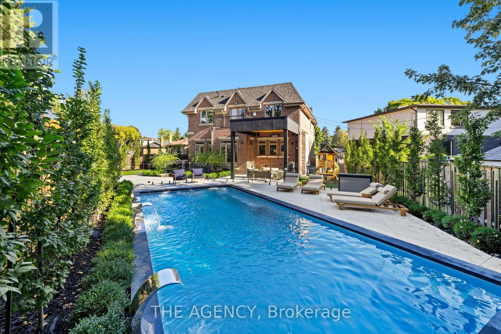 11 Burrows Ave, Toronto, ON M9B 4W8
