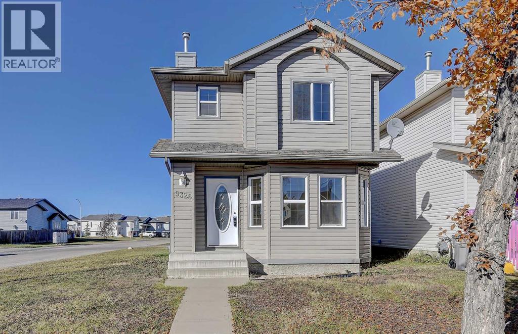 9326 Lakeland Dr, Grande Prairie, AB T8X 1R8