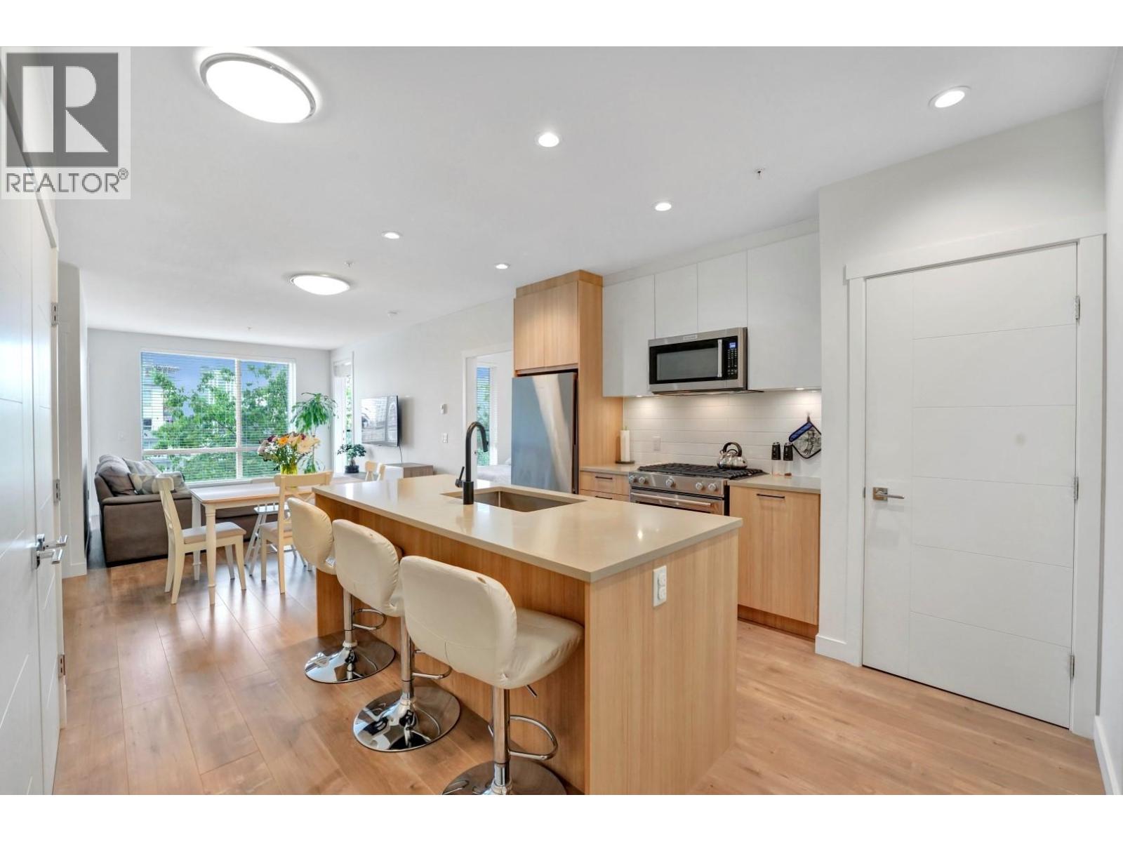 707 Como Lake Avenue Unit 311, Coquitlam, BC V3J 0J5