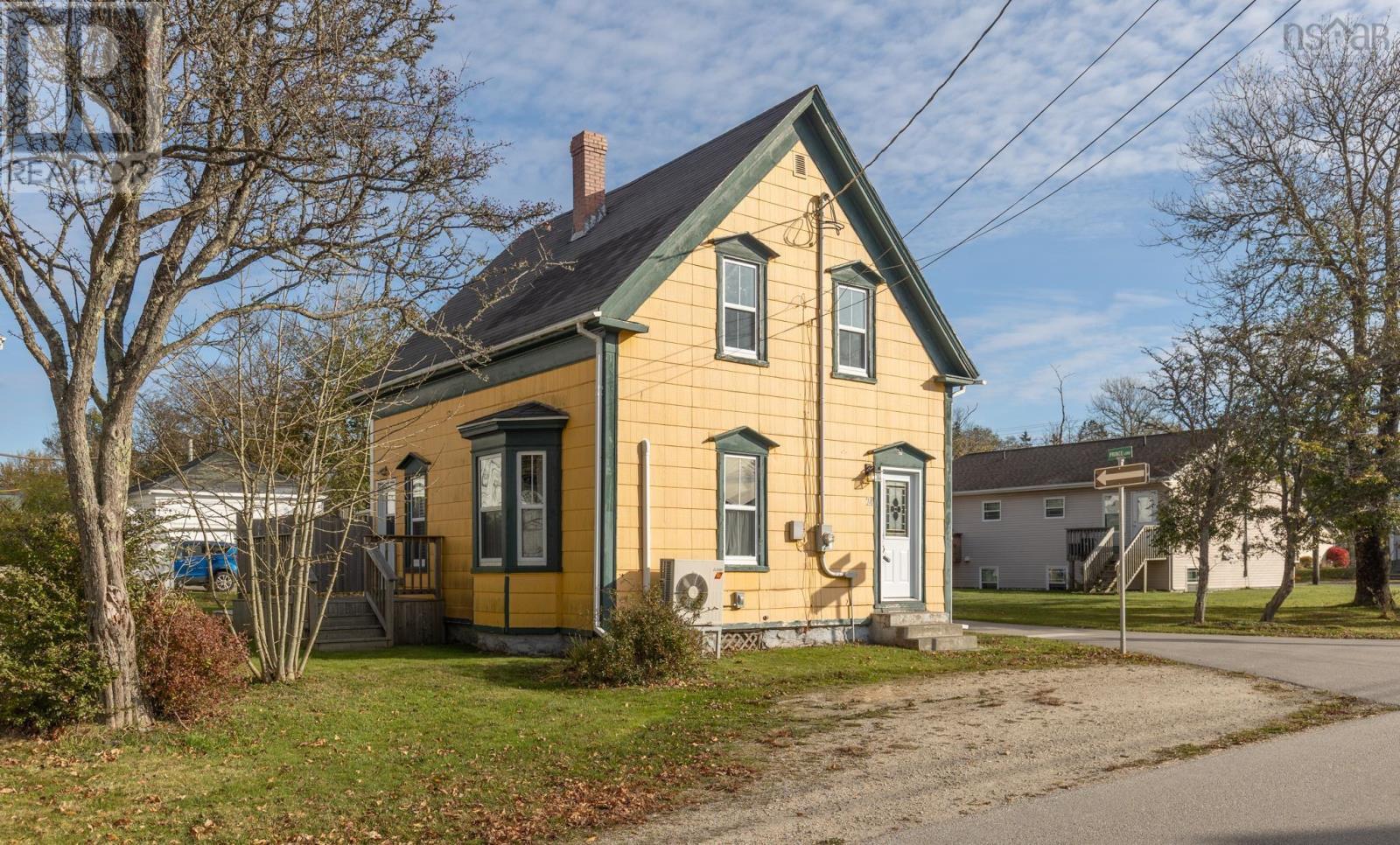 24 Albert St, Yarmouth, NS B5A 2M9