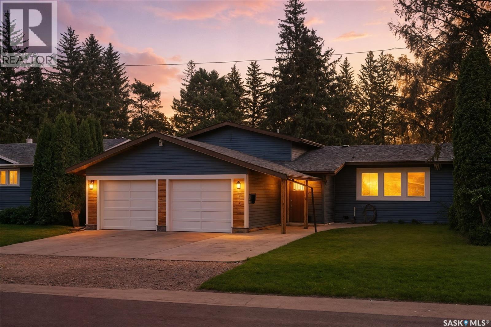3123 Mountbatten St, Saskatoon, SK S7M 3T3